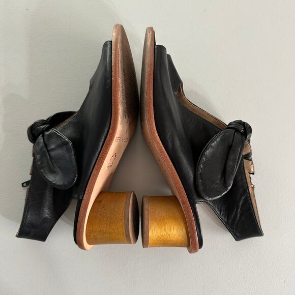 Bernardo Black Leather Block Heel Sandals Bow Zip Women’s Size 6M Peep Toe - Picture 3 of 7